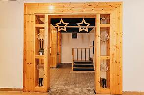PREMIUM HOTEL BLUE P-I-N-E PALACE