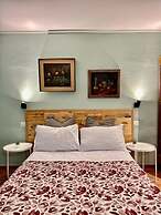 LA CASA DEL VINO-THE WINE HOUSE