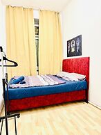 Cozy Private Room Walk to FAC Platz