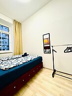 Cozy Private Room Walk to FAC Platz