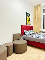 Cozy Private Room Walk to FAC Platz