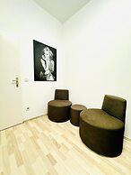 Cozy Private Room Walk to FAC Platz