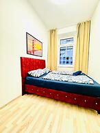 Cozy Private Room Walk to FAC Platz