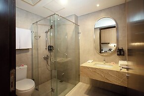 Louis Kienne Suite Cikarang