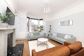 Detached House with Sea Views & Parking