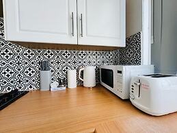 Home Studio  Free Parking Prime Location