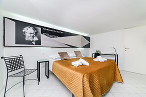 Muta House