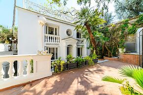 Muta House
