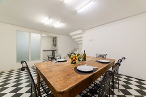 Muta House