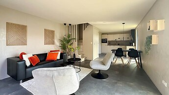 Modern Forest Home Near Beach