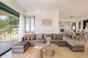 Lithea Seaview Villa & Estate