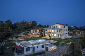 Lithea Seaview Villa & Estate