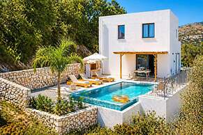 Massari Hills Moon Villa