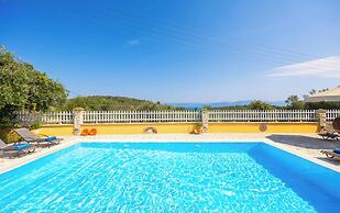 Villa Afroditi With 3 Bedrooms and 3 Bathrooms