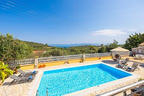 Villa Afroditi With 3 Bedrooms and 3 Bathrooms