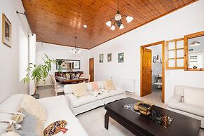 Villa Afroditi With 3 Bedrooms and 3 Bathrooms