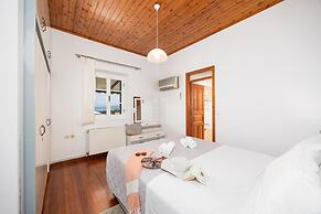 Villa Afroditi With 3 Bedrooms and 3 Bathrooms