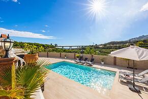 Villa Los Naranjos With 3 Bedrooms and 2 Bathrooms