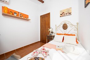 Villa Los Naranjos With 3 Bedrooms and 2 Bathrooms