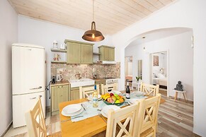 Villa Socrates With 3 Bedrooms and 2 Bathrooms