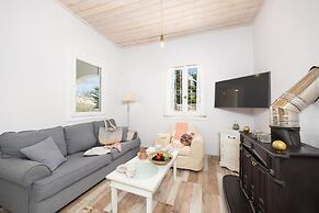 Villa Socrates With 3 Bedrooms and 2 Bathrooms