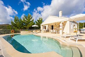 Villa Socrates With 3 Bedrooms and 2 Bathrooms