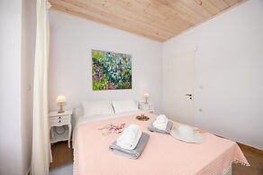 Villa Socrates With 3 Bedrooms and 2 Bathrooms