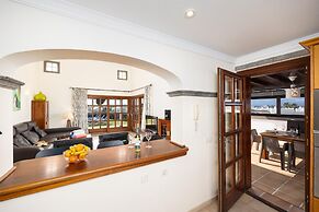 Villa Dragos With 3 Bedrooms and 3 Bathrooms