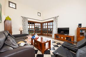 Villa Dragos With 3 Bedrooms and 3 Bathrooms
