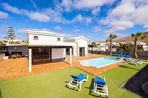 Villa Dragos With 3 Bedrooms and 3 Bathrooms