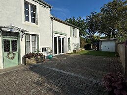 Charming and Comfortable Holiday Home in Melay