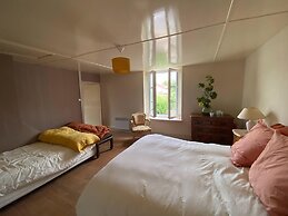 Charming and Comfortable Holiday Home in Melay
