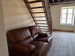 Charming and Comfortable Holiday Home in Melay