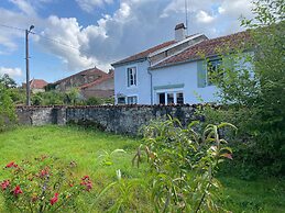 Charming and Comfortable Holiday Home in Melay
