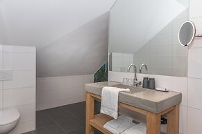 Grand Villa With Sauna & Jacuzzi