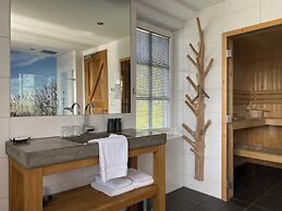Grand Villa With Sauna & Jacuzzi