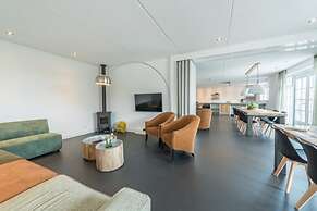 Grand Villa With Sauna & Jacuzzi