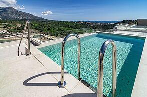 RLQ - Modern 2 Bed Apt With Rooftop Plunge Pool