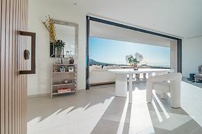 RLQ - Modern 2 Bed Apt With Rooftop Plunge Pool
