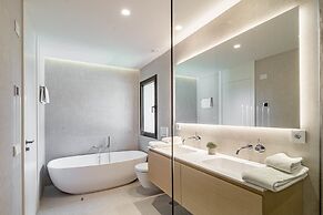 RLQ - Modern 2 Bed Apt With Rooftop Plunge Pool