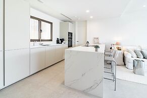 RLQ - Modern 2 Bed Apt With Rooftop Plunge Pool