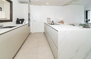 RLQ - Modern 2 Bed Apt With Rooftop Plunge Pool