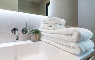 RLQ - Modern 2 Bed Apt With Rooftop Plunge Pool