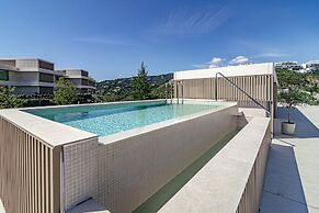 RLQ - Modern 2 Bed Apt With Rooftop Plunge Pool