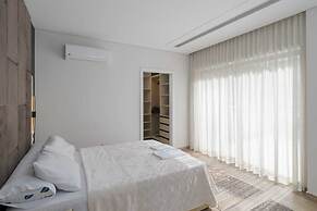 ELITE New Modern 3BR Apartment