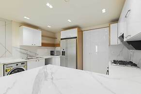ELITE New Modern 3BR Apartment