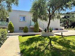 Thomas apartments Corfu