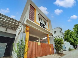 Deluxevrl Residency
