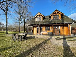 Villa With Sauna & Tub