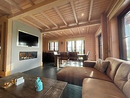 Villa With Sauna & Tub